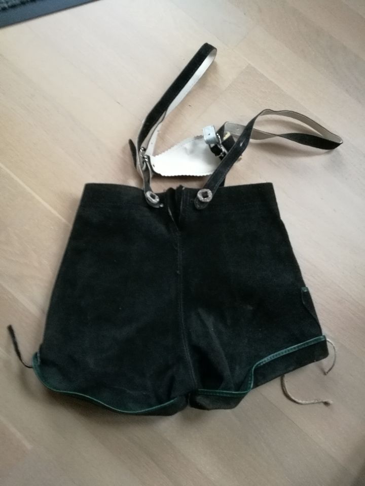 Lederhose Junge für das nächste Oktoberfest in Oberderdingen