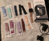 Fitbit Versa 2 mit OVP , Ladekabel und 11 Armbändern Schleswig-Holstein - Siek Vorschau