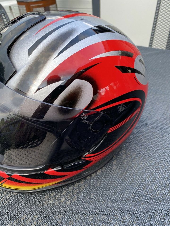 Shoei Motorradhelm Gr. L in Essen