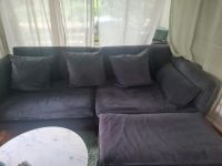 Sofa mit hocker 1,5 Jahre alt Np 1600€ Hessen - Kelsterbach Vorschau
