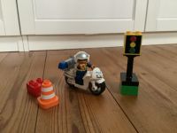 Lego Duplo Motorradpolizist 5679 Motorrad Ampel Poizist Niedersachsen - Oldenburg Vorschau