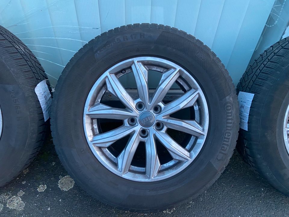 Original Alufelgen Audi Q5 FY Winterräder 235/65R17 Continental in Hanau