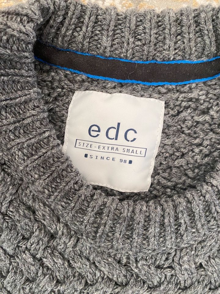 edc Herren Strickpullover Gr:XS in Duisburg