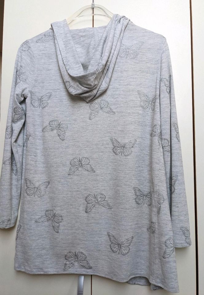 H&M Cardigan grau mit Kapuze und Schmetterlinge Größe 158/164 neu in Berlin