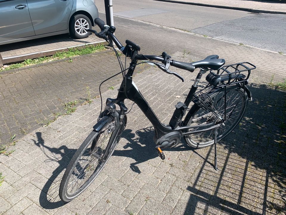 Damen E-Bike von Cube mit Bosch-Akku in Dorsten