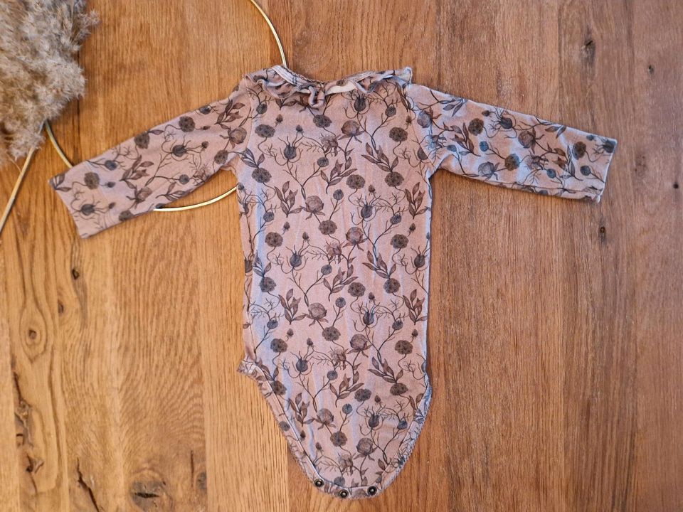 Süßer Langarm Baby Body Größe 62 von Lil'Atelier mit Blumen in Gerlingen