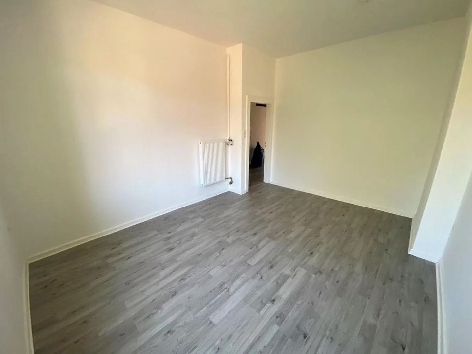 Modernisierte Wohnung mit 2,5 Zimmern sowie Balkon in Bahnhofsnähe! in Hildesheim