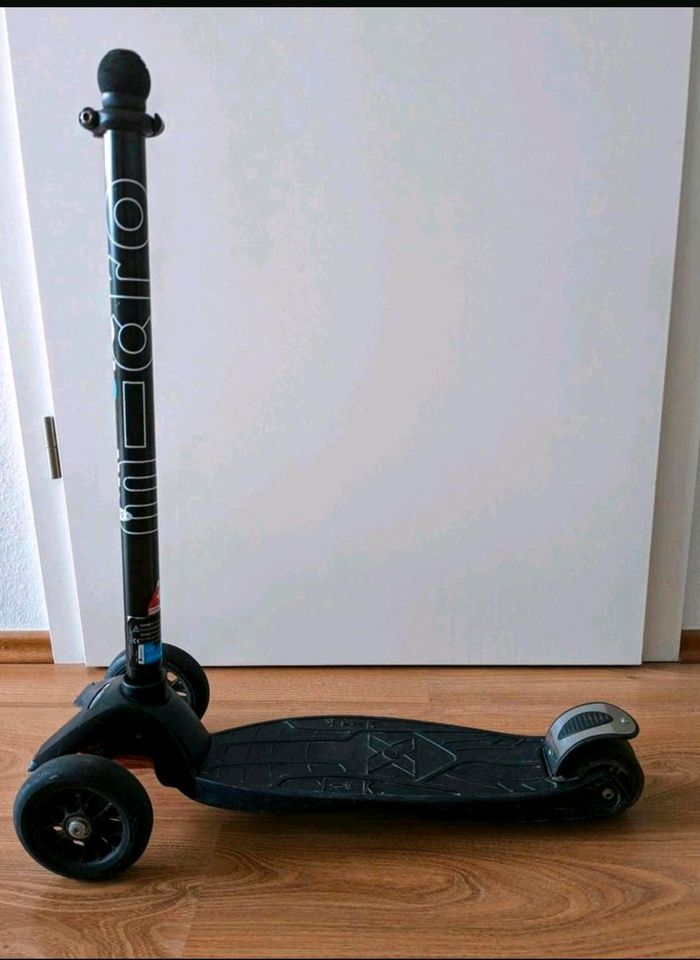 Microboard Scooter Roller Kickboard schwarz in Langenfeld