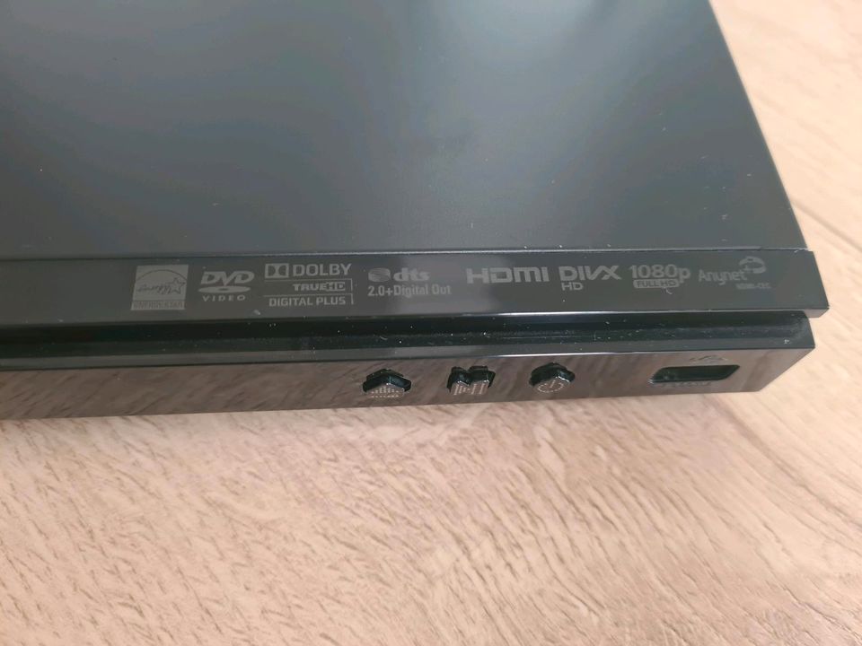 Samsung DVD Blu-ray Player BD-E5500 in Moers