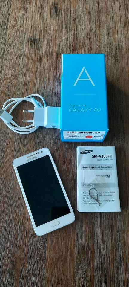 Samsung Galaxy A3 pearlwhite 16 GB in Waldenbuch
