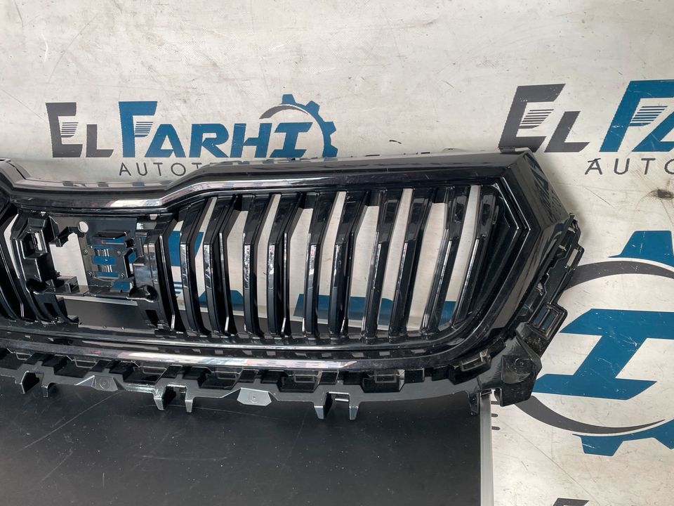 Skoda Kodiaq 565 Kühlergrill Grill Schwarz 565853653J 565853653K in Essen