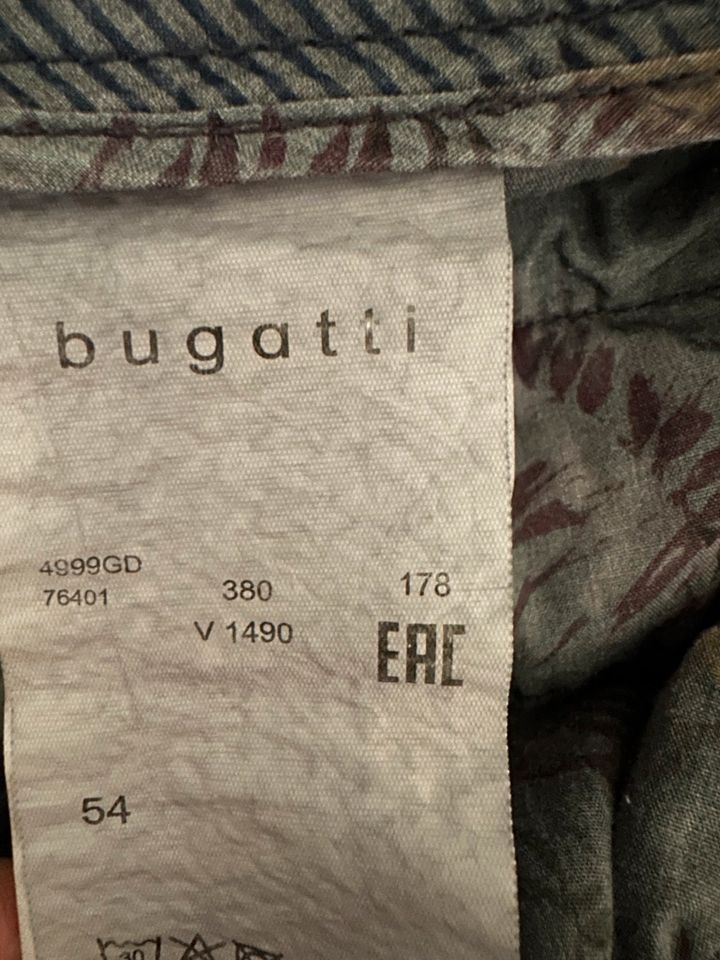 Bugatti Cargoshort in Bamberg