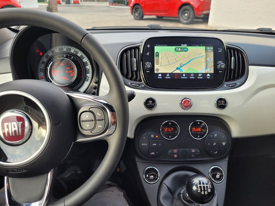 Fiat 500 MildHybrid NAVI AppleCarplay Android in Sünching