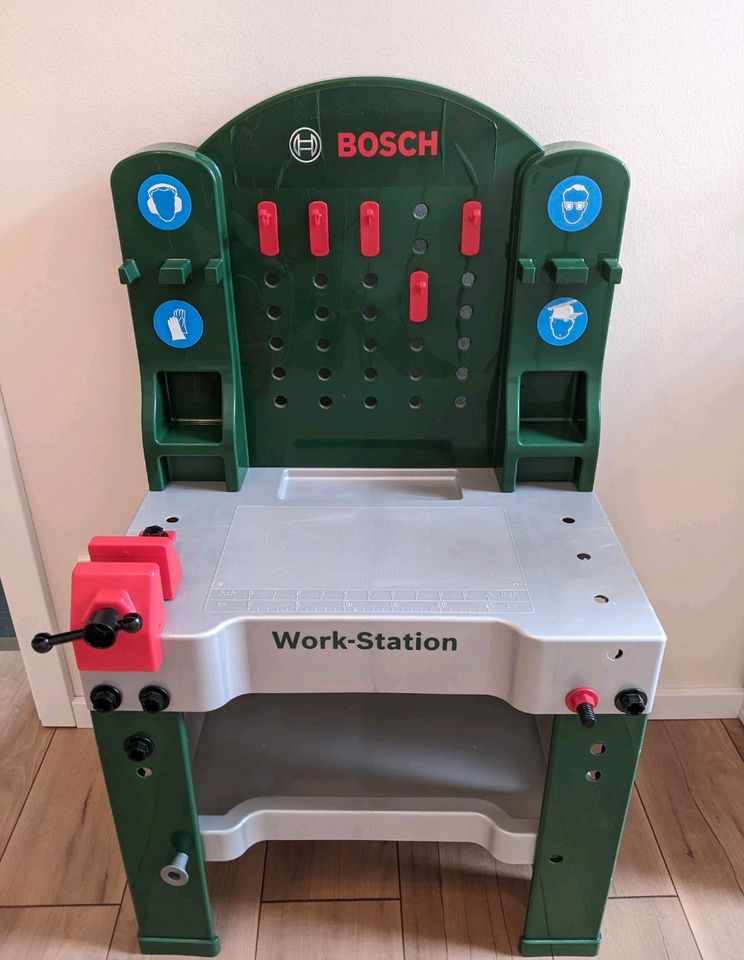 Werkbank Bosch Spielzeug in Mixdorf