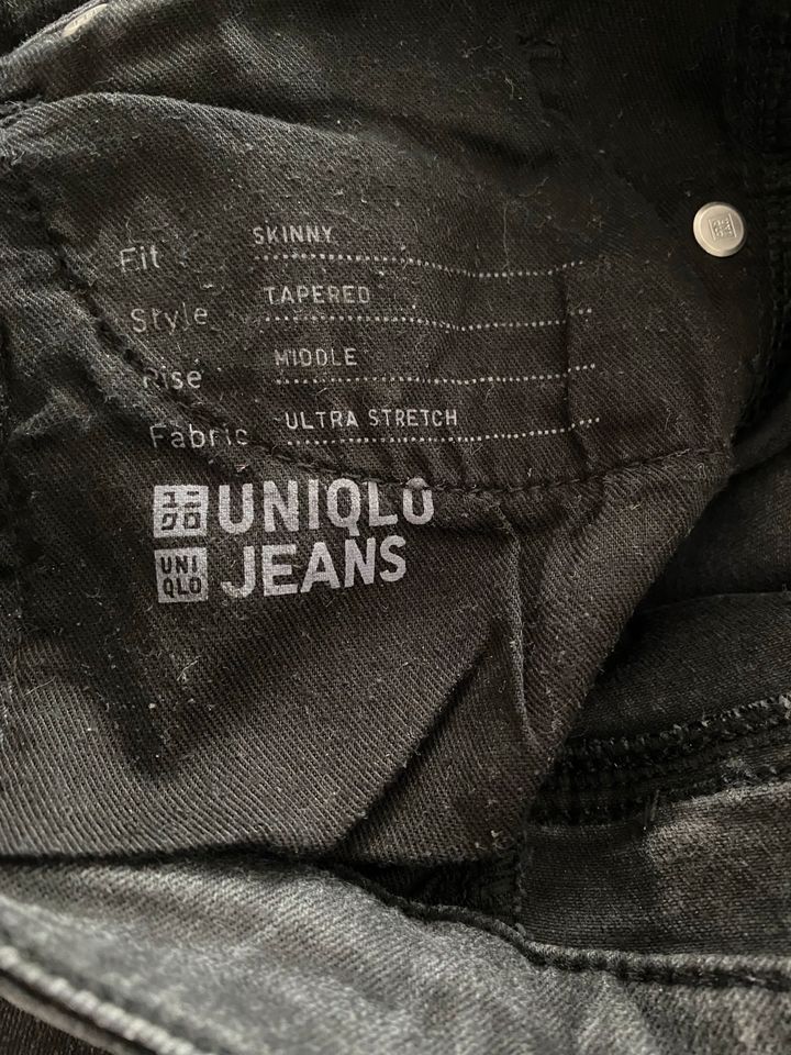 Jeans in grau von Uniqlo, Größe 38, Skinny in Berlin