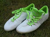 Fussballschuhe Fila Stollen weiss neon Gr 37 Schnürer Kinder Sachsen - Wyhratal Vorschau