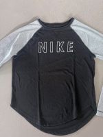 Nike Dri fit Longsleeve Shirt schwarz grau Sport 146 Nordrhein-Westfalen - Herzogenrath Vorschau