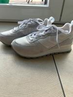 Hummel Sportschuhe Gr. 36 weiß Neumünster - Bönebüttel Vorschau