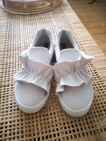 Stradivarius Slipper, Slip Ons, Rüschen, Kunstleder, Beige, Taupe Dresden - Neustadt Vorschau