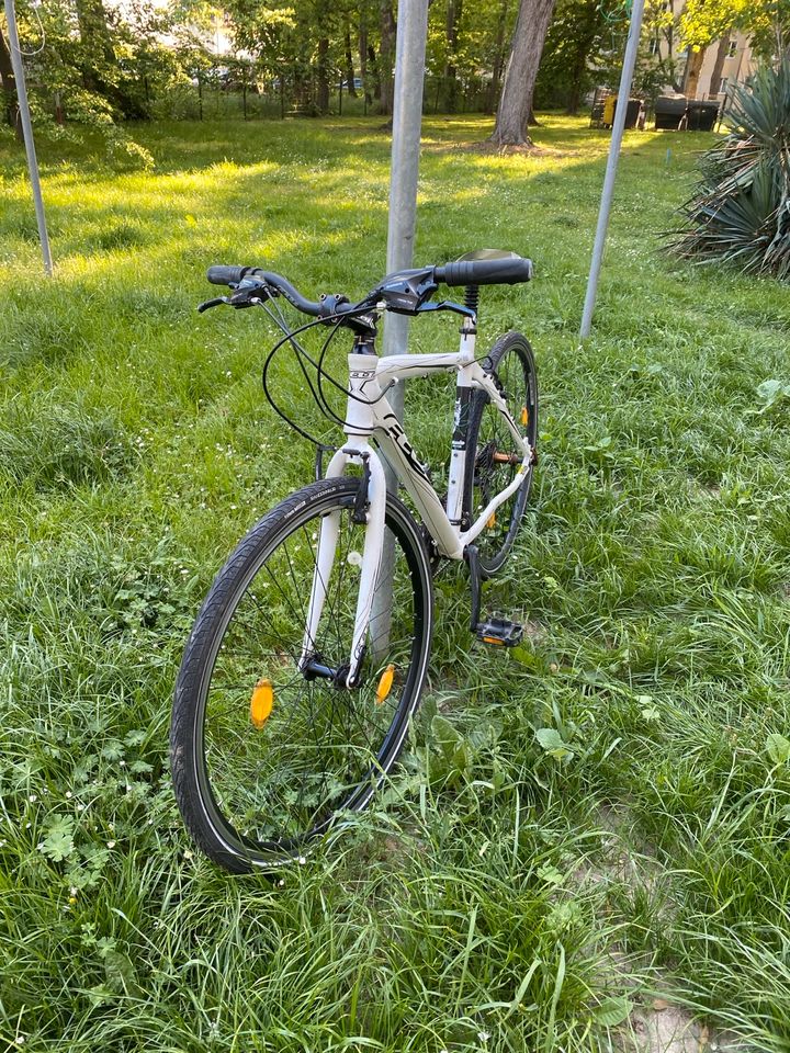 Fahrrad Crossbike Felt, RH 48, 28” in Leipzig