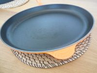 LE CREUSET Gusseisenpfanne oval 40 cm Nordrhein-Westfalen - Vettweiß Vorschau