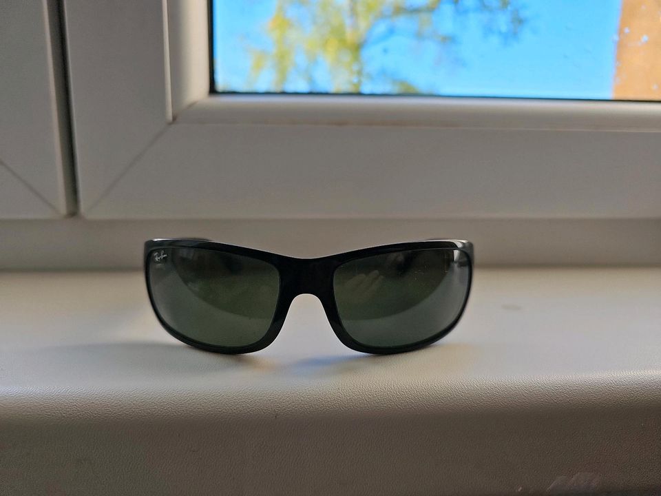 Verkaufe Sonnenbrille von Rayban in Berlin