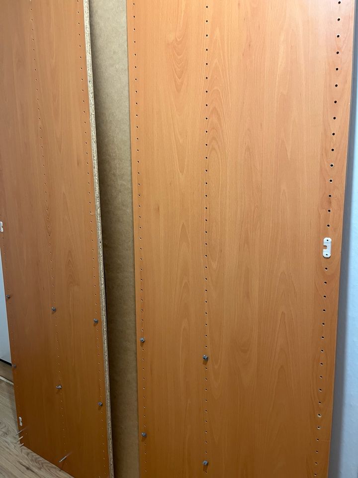 Ikea kleiderschrank zweitürig nussbsum in Berlin