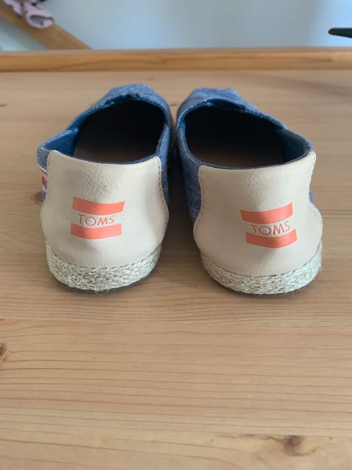 TOMS Espadrilles blau Größe 30 in Au