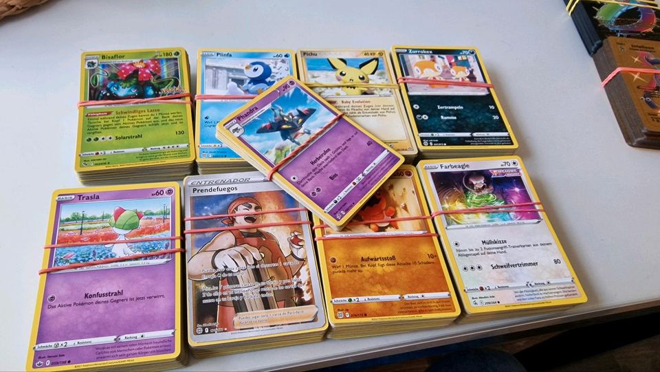 Ca. 570 Pokemon Karten in Soest