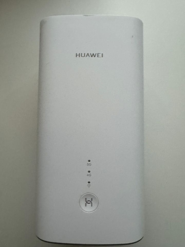 Huawei 5G CPE Pro 2 Router H122-373 in Hamburg