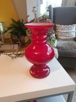 70er Jahre Vase Glas rot, schwer, top Zustand, 31cm hoch Baden-Württemberg - Karlsruhe Vorschau