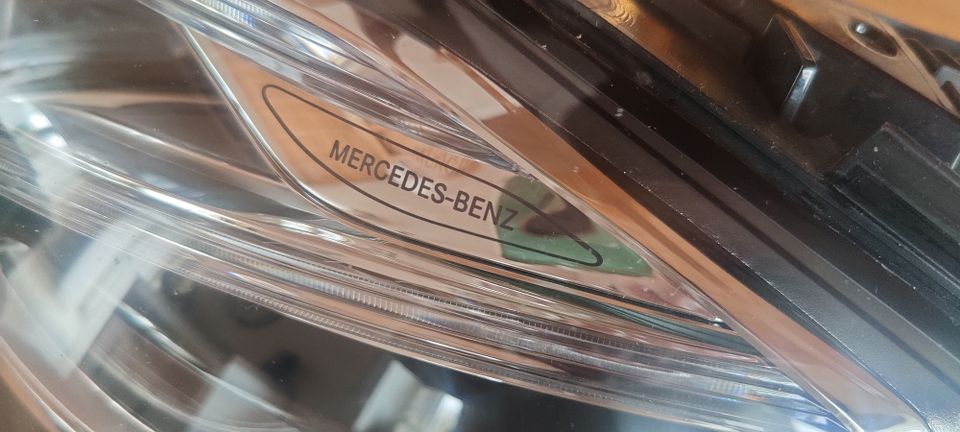 Mercedes Multi-Beam LED Scheinwerfer A2139062706 links in Satteldorf
