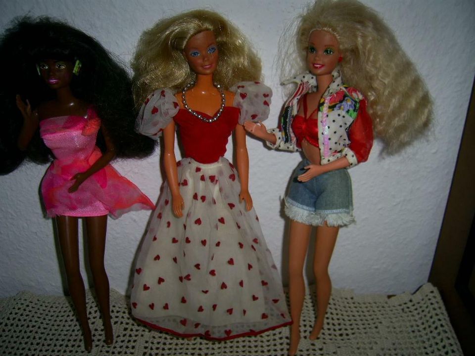 Drei wunderschöne Barbie Puppen aus 1966 ( Mattel ) in Iserlohn