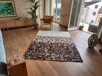 Teppich aus Leder, 165 x 235cm, Kuhfleckenoptik Frankfurt am Main - Ostend Vorschau