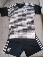 T-Shirt und Sportshorts,Adidas original in Schwarz--Weiß Dortmund - Hörde Vorschau