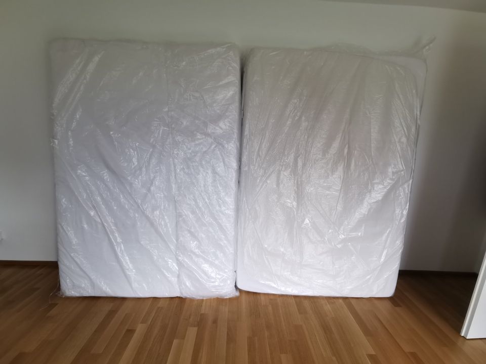 Zwei gebrauchte Matratzen 140x200cm mit wasserdichten Matratzen in Heilbronn