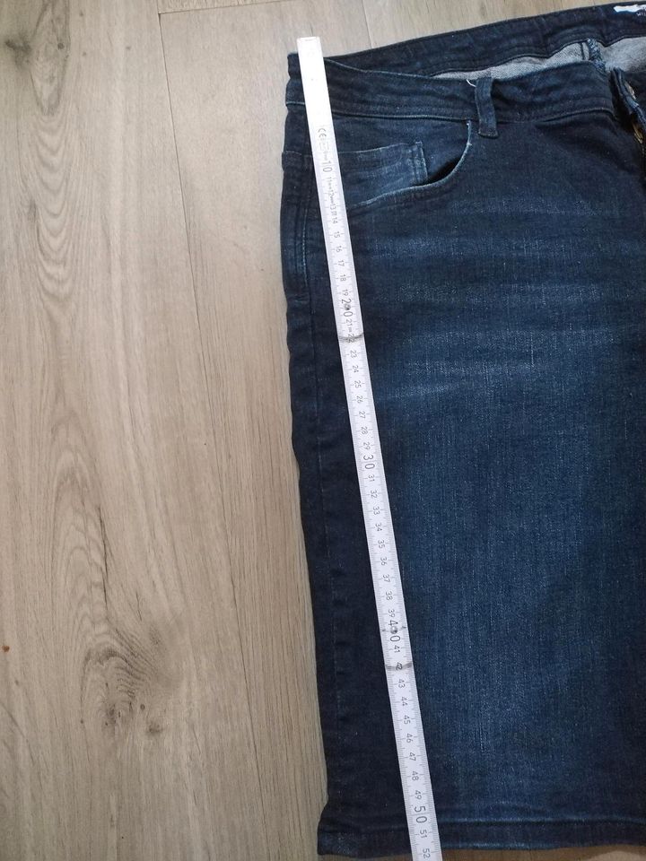 Edc shorts jeans w34 Größe 44 XXL Damen blau knielang in Brandis