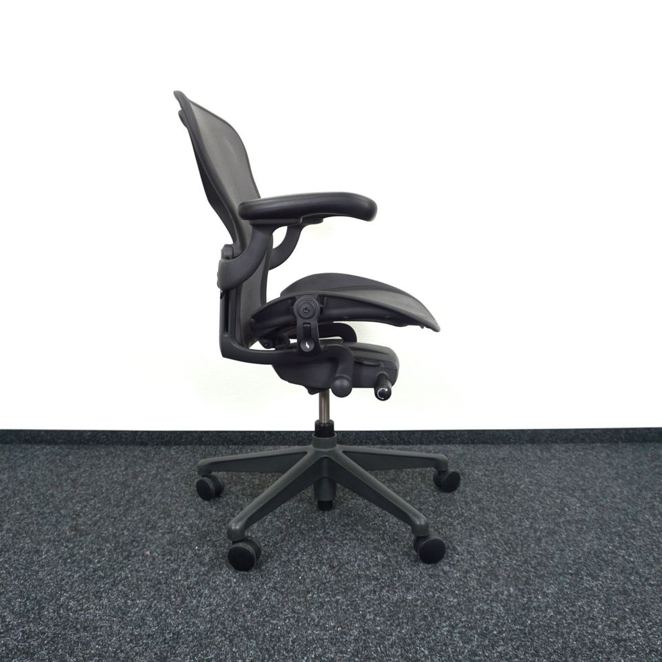 Herman Miller Aeron Typ B Bürodrehstuhl | Graphite | Neuwertig in Mehringen