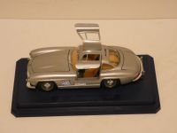 Bburago Mercedes Benz 300 SL1954 Flügeltürer Maßstab 1:24 Silber Hessen - Darmstadt Vorschau