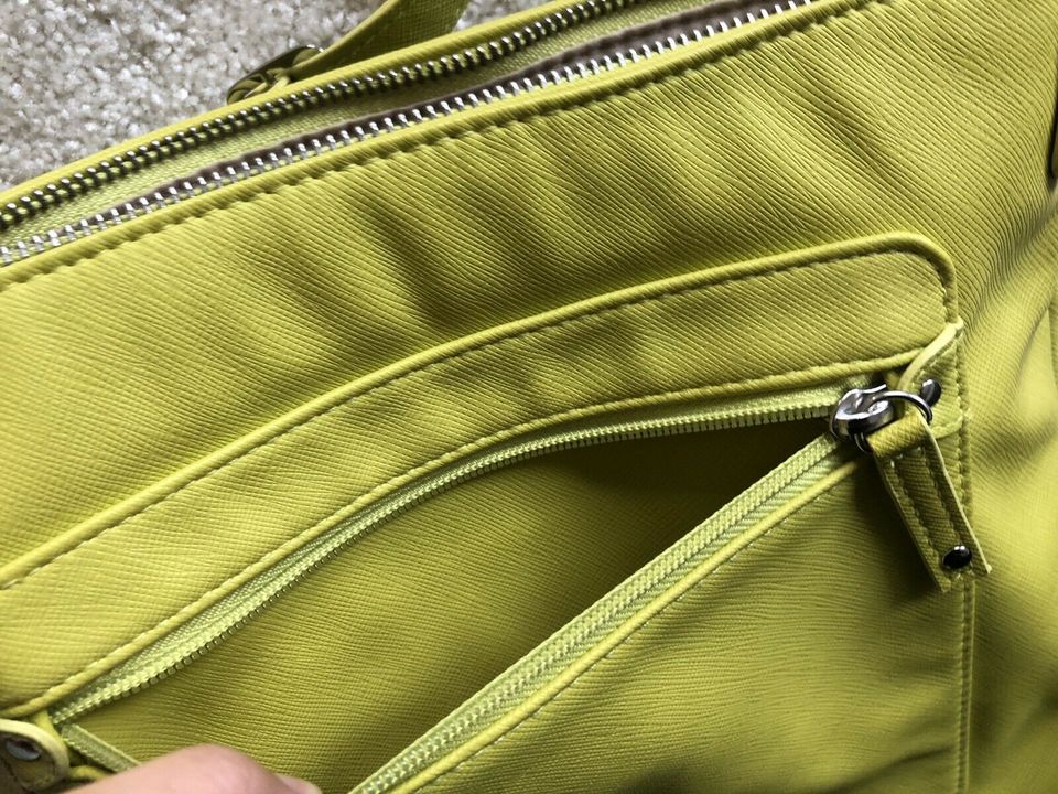 Handtasche Umhängetasche Tragetasche Limettengrün in Muldestausee