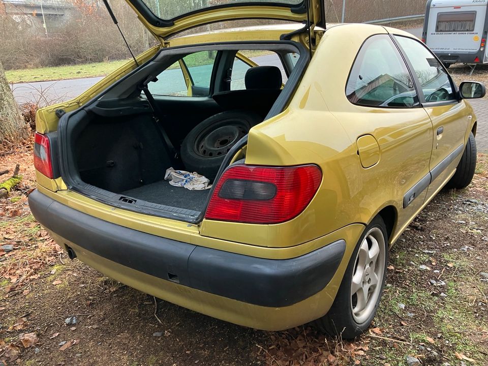 Citroën Xsara 1,6i Automatik -3 Türig Schiebedach in Freihung