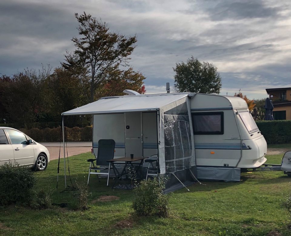 Hobby Wohnwagen 424 Classic 10E in Lübeck