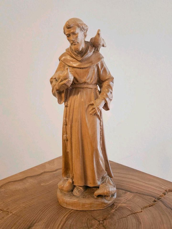 Verschiedene Holz Schnitzerei, Heiligen Figur, Handarbeit, in Puchheim