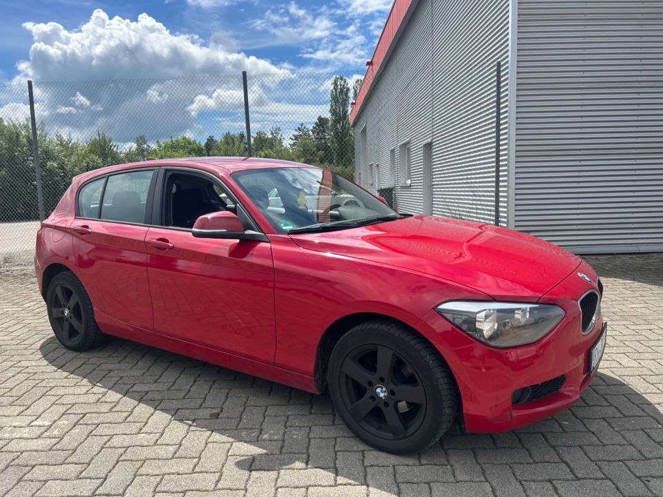 BMW 114d #Shz #Tüv #Klima #S-Heft #Service Neu in Bad Dürrheim