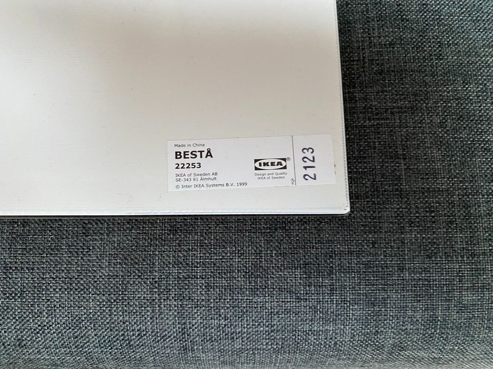 Ikea Bestå Glasplatte weiß/weiß 120x40 cm in Oerlinghausen