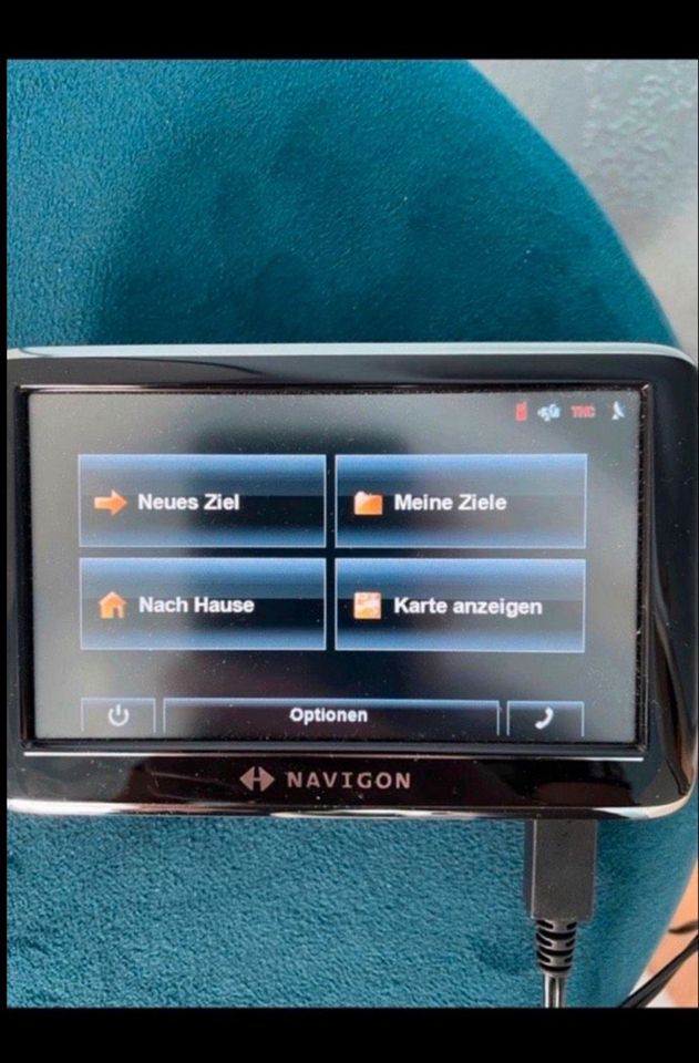 Navigation „Navigon 4350 max Bluetooth freispräch Funktion in Alsfeld