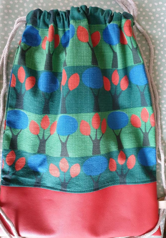 TURNBEUTEL,RUCKSACK,HANDMADE,NEU,70ER JAHRE STOFF in Bad Münstereifel