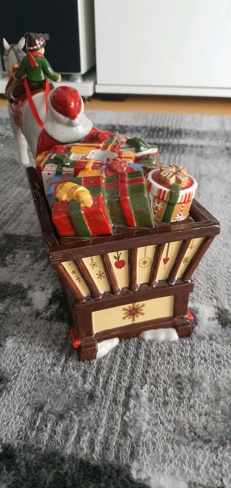 Villeroy Boch Christmas Toys Santa mit Pferdeschlitten in Augsburg