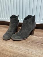 Hohe Stiefeletten mit Absatz Hessen - Eichenzell Vorschau