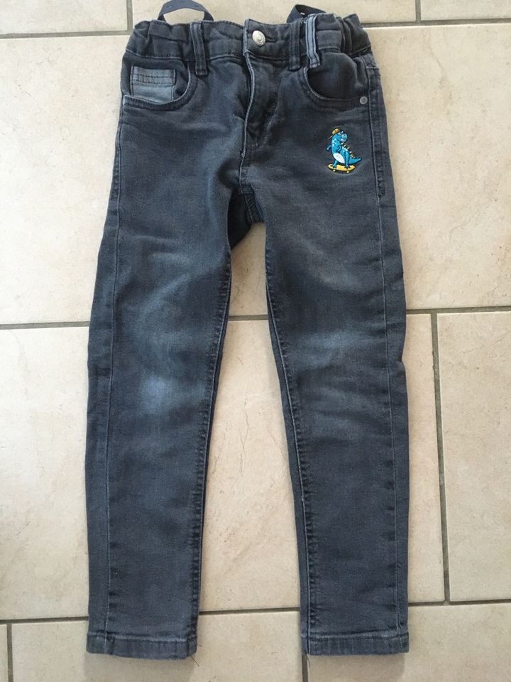 Jeans dunkelgrau 116 in Bad Essen